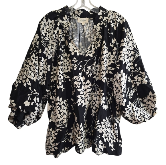 Umgee Black Floral Cherry Blossom Print Scalloped Hem Blouse Large V-neck - Picture 2 of 6